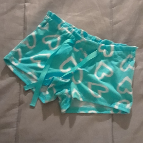 Size 6/7 girl heart stretchy waist shorts - Picture 2 of 8